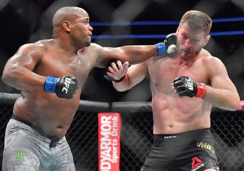 Miocic visszavágót kér DC-től