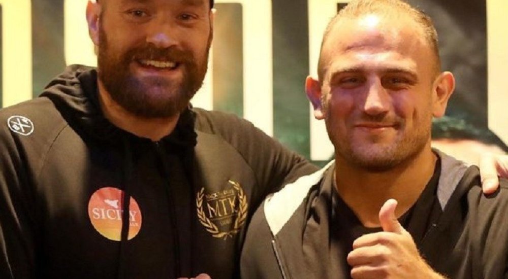 Fury jó bunyós, de majd kiderül, hogy mire megy ellenem.