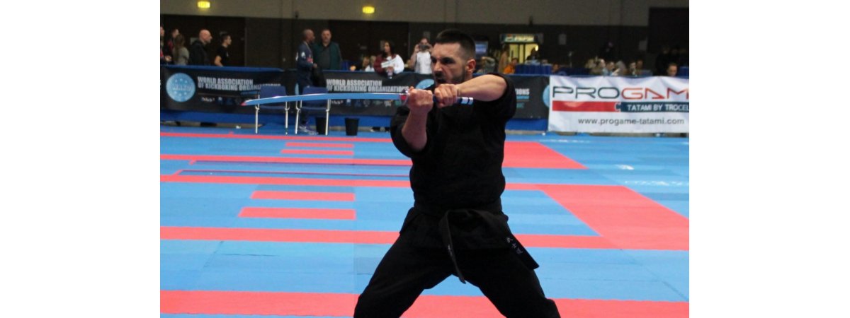 Szaltózó gyerekekkel és kardozó felnőttekkel is épülhet a magyar kick-box