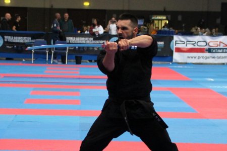 Szaltózó gyerekekkel és kardozó felnőttekkel is épülhet a magyar kick-box