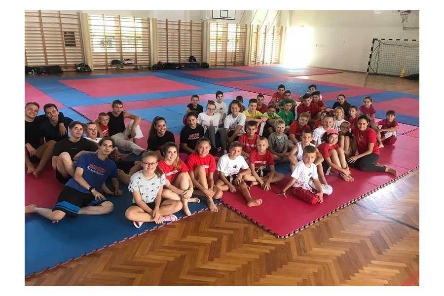 Kick-box: magas hőfokon a nagy melegben