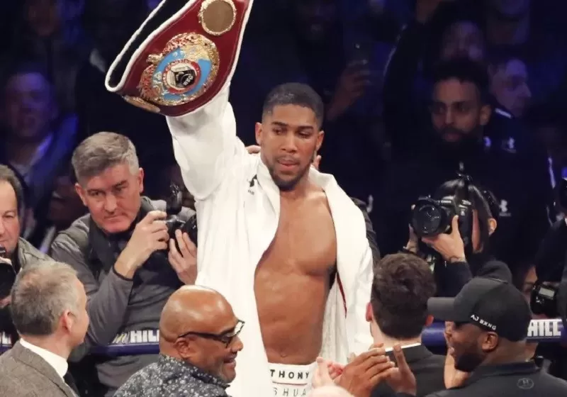 Anthony Joshua szerződést hosszabbított