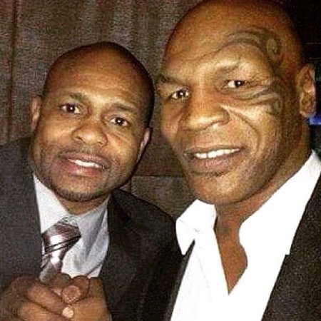Mike Tyson és Roy Jones összecsap?
