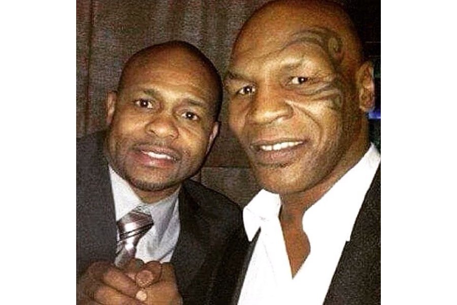 Mike Tyson és Roy Jones összecsap?