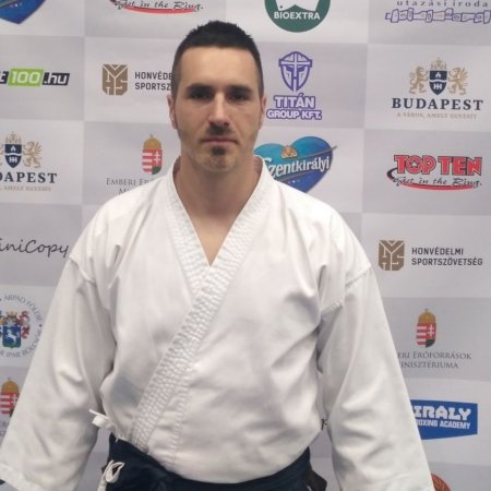 Remekeltünk formagyakorlatban a pesti kick-box vk-n