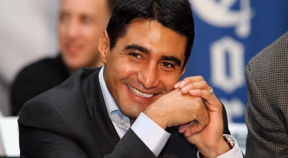 Erik Morales politikus lett