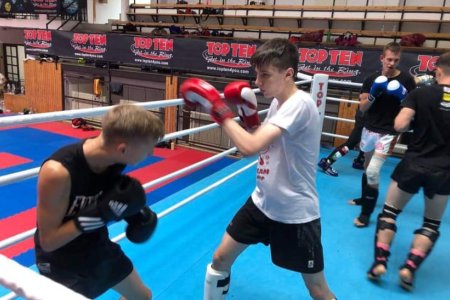 Visszatért az élet a kick-boxban