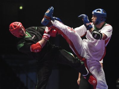 Visszatér a menekülttáborba a magyar kick-box legenda