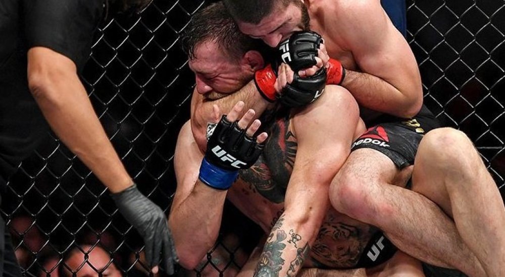 Khabib előbb McGregort győzte le, aztán hatalmas balhét csinált