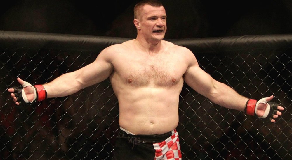 Cro Cop az utolsó mérkőzésén agyvérzést kapott, ezért visszavonult